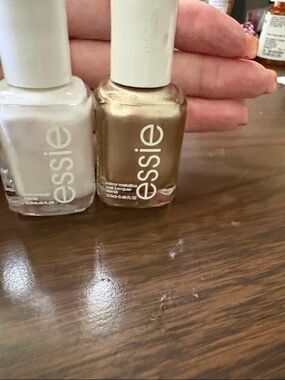Essie Nail Polish Duo — White & Metallic Gold